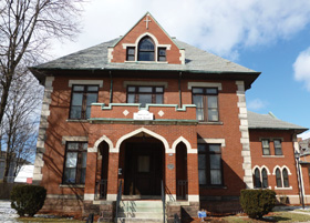 The convent of the Sisters of St. Joseph. The house has 14 bedrooms and can accommodate around 18 people.