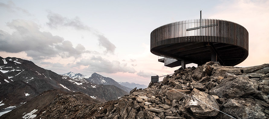  Ötzi Peak 3251m viewing station